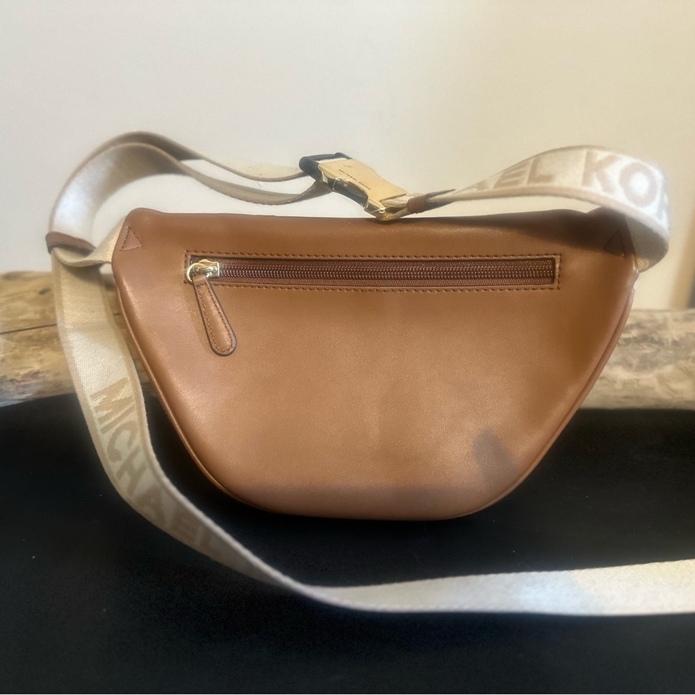 Michael Kors Tan and Cream Logo Belt/Fanny Bag - Picture 5 of 6